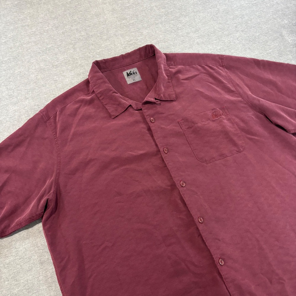 REI Mens XL Short Sleeve Button Down Shirt Burgundy Modal Blend RN 37249